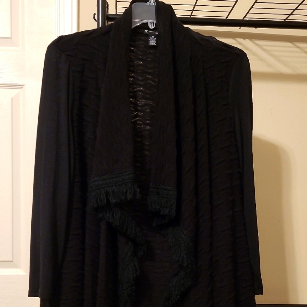 New Directions Women's lightweight Black Shrug with fringe hem size 2X